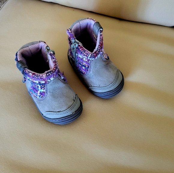 Stride Rite, Baby Bear Paws, Teva Sandals - Picture 2 of 15